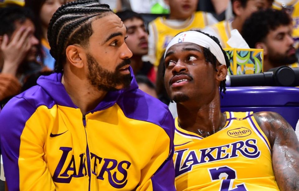 开云体育入口-湖人瞄准三大潜在目标！计划打包交易两人 兜售2032年首轮签