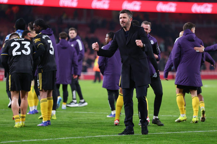 开云体育-曼联更衣室定调！连斩曼城阿森纳后，卡里克发出明确的更衣室信息|托马斯-卡里克|阿莫林|球员|胜利|球迷_新浪体育_新浪新闻