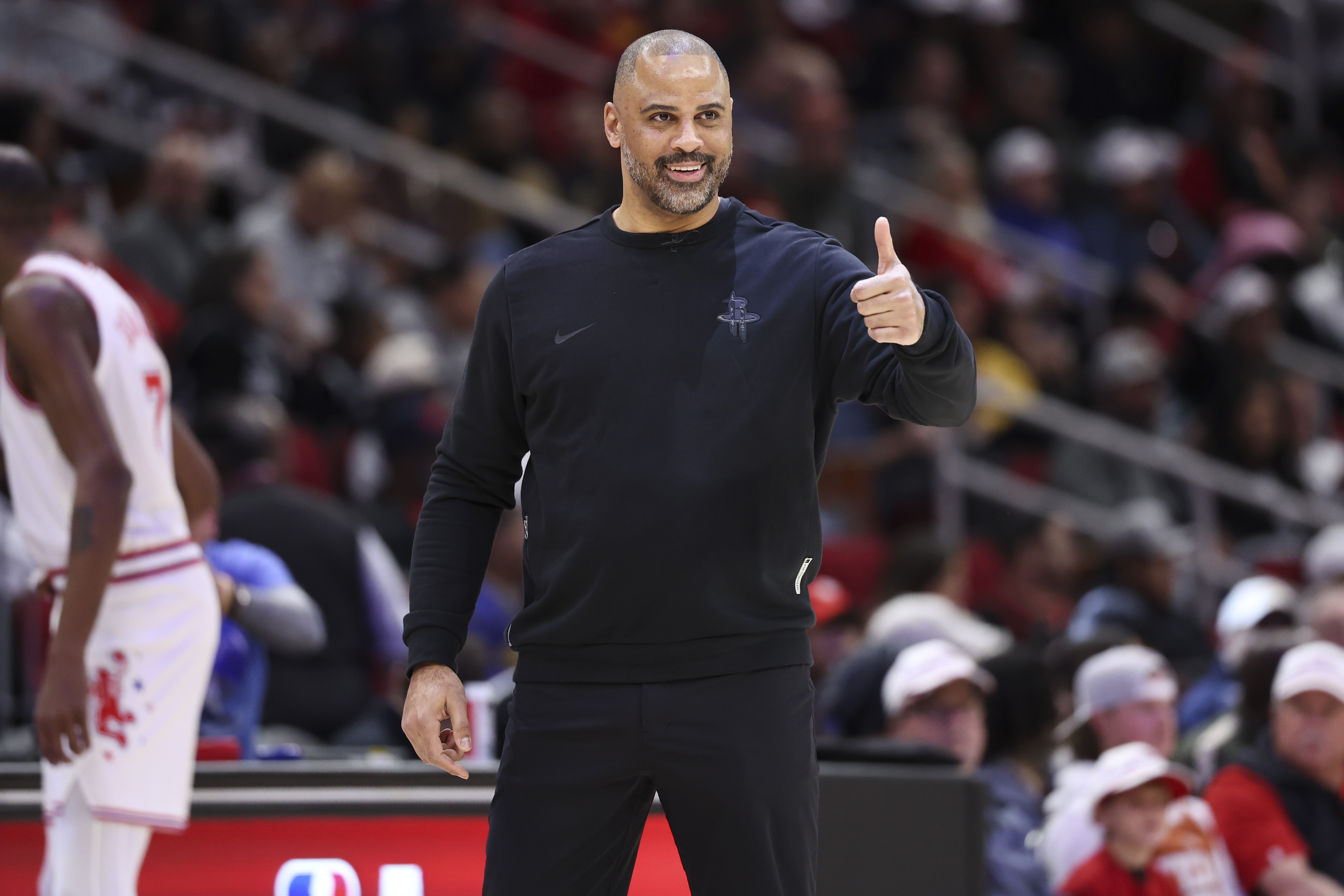 开云体育官网-19个失误人麻了！火箭没控卫&amp;空间拥挤 失误多看似偶然实则必然？