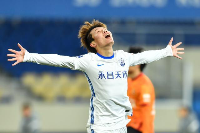 开云官方平台-【保级组综述】青岛负申花 津门虎绝杀拿下关键战